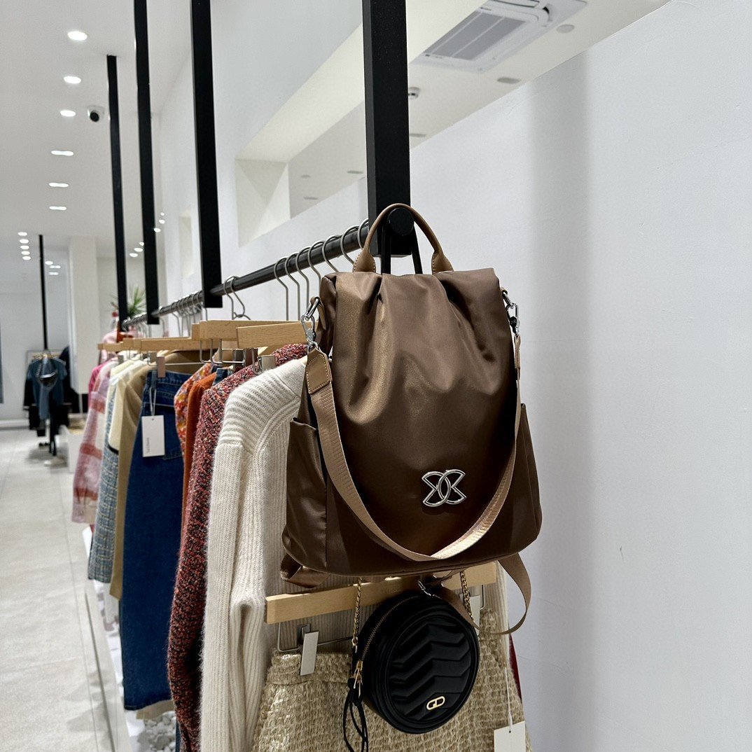 Lauren | Waterproof Travel Backpack