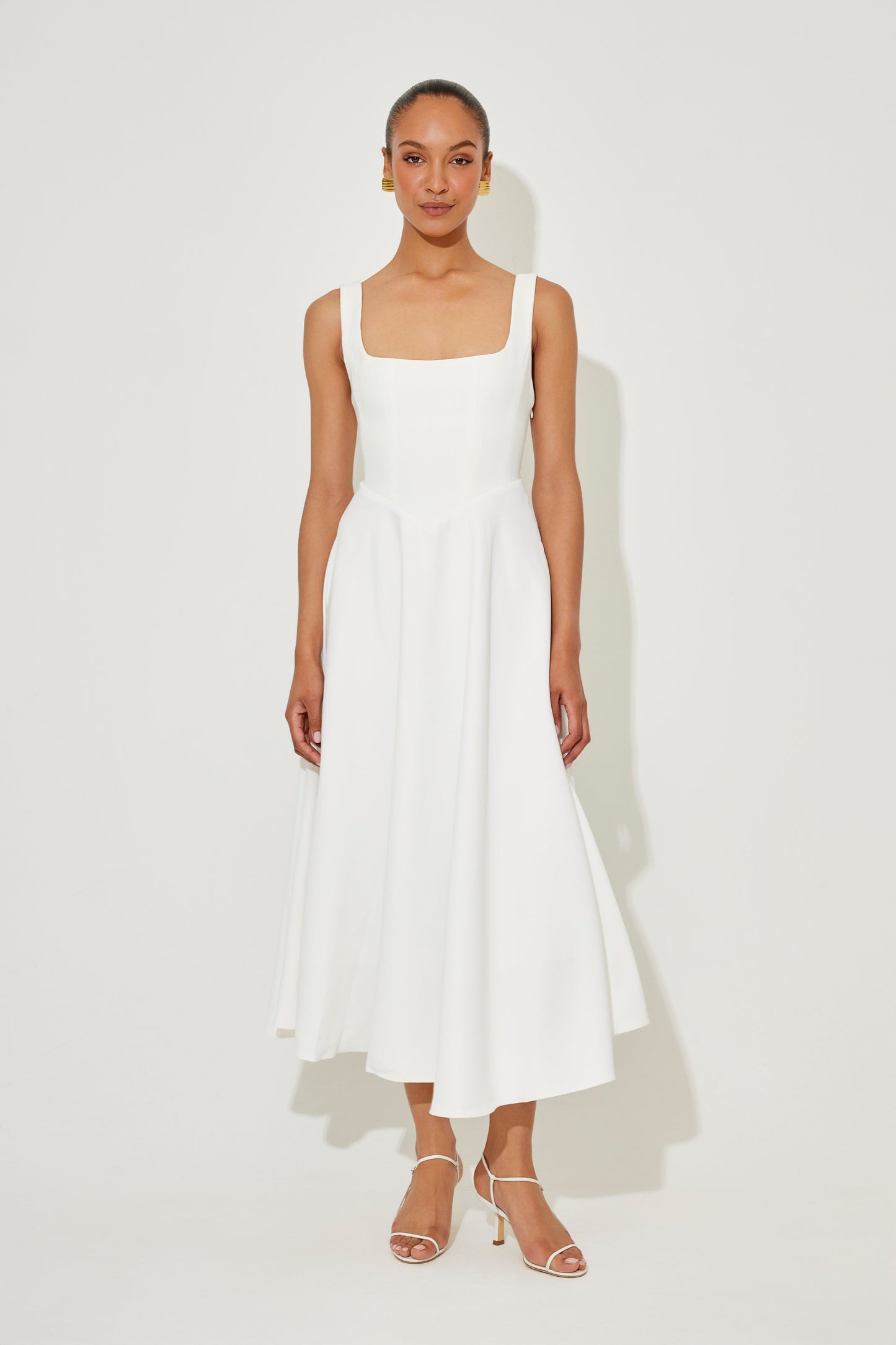 Amelia | Timeless Flowy Midi Dress